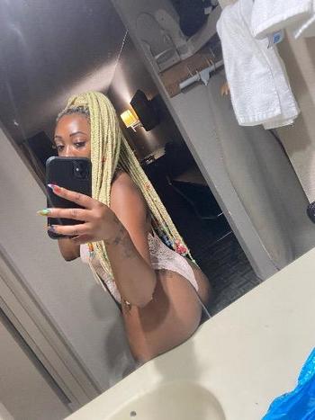 Bowa, 25  female escort, Gadsden